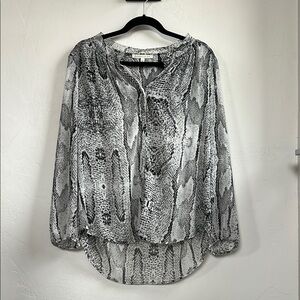 Daniel Rainn Women's Snake Print Blouse